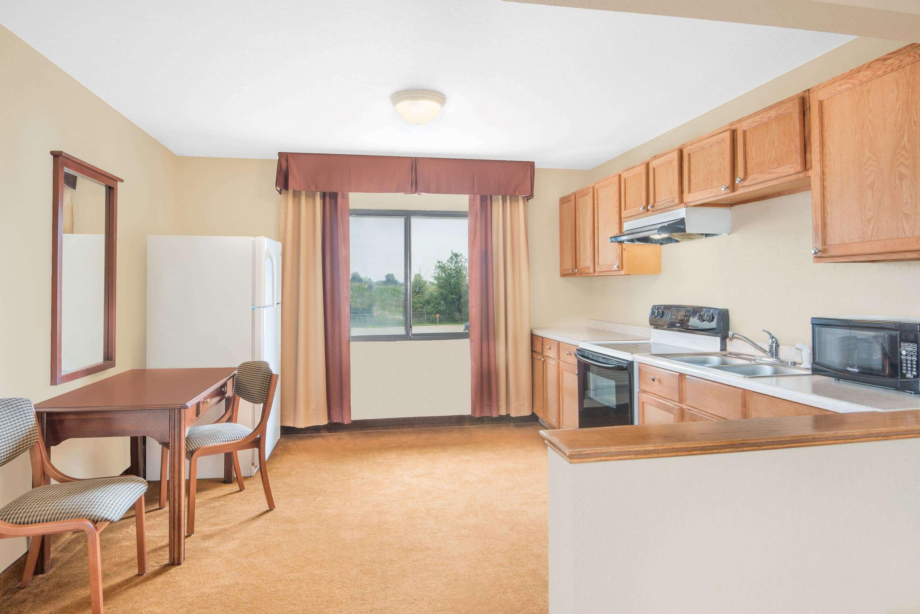 Super 8 By Wyndham Marshalltown