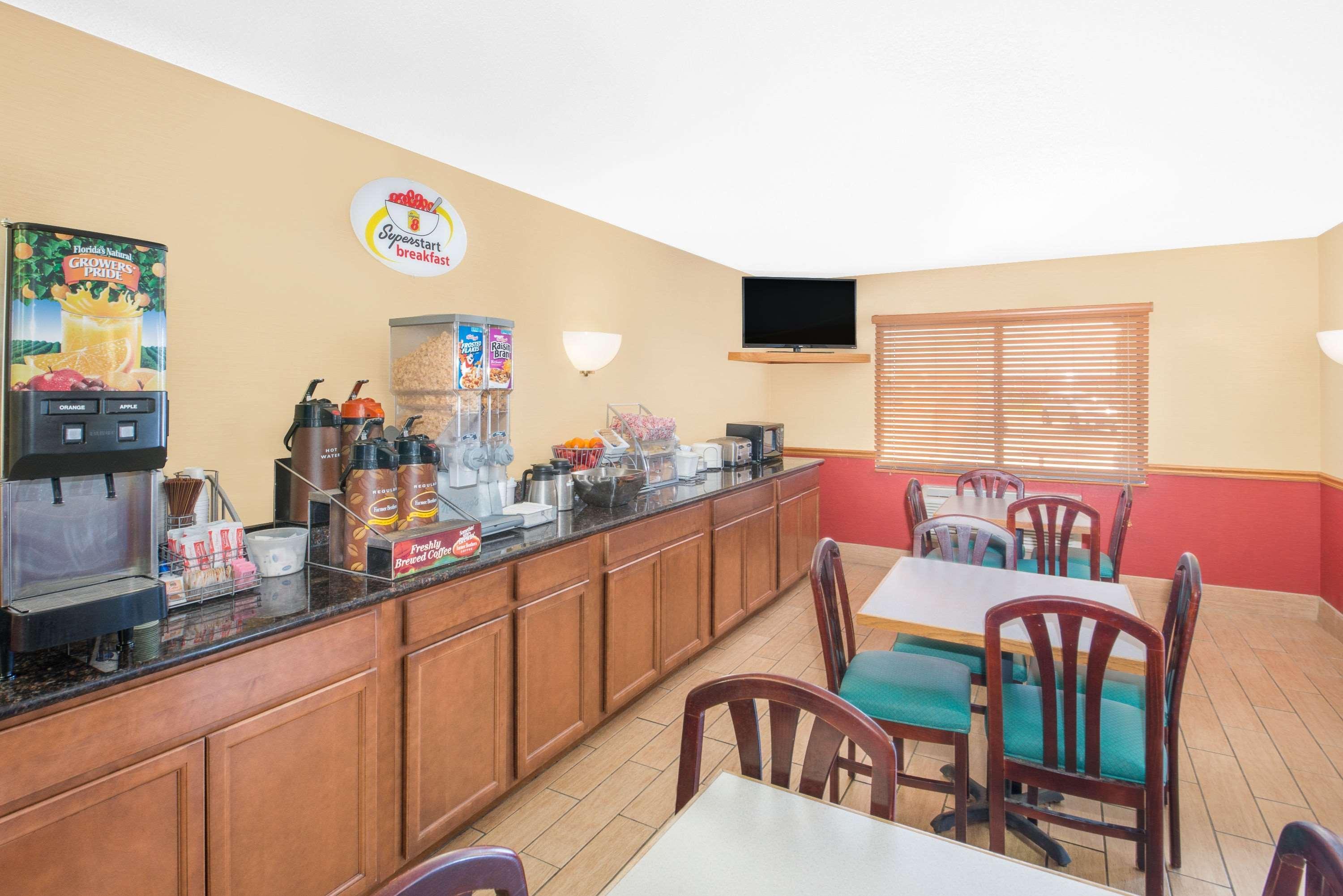 Motel Super 8 By Wyndham Marshalltown